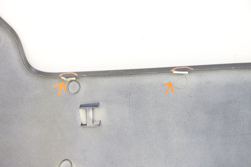 photo de RIGHT BELLY PANEL KYMCO XCITING 500 (2007 - 2010) - Surface and material condition