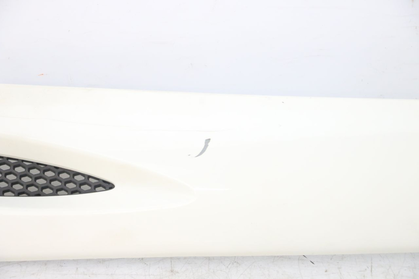 photo de RIGHT LOWER SIDE PANEL KYMCO LIKE 125 (2009 - 2016) - Additional view of the item