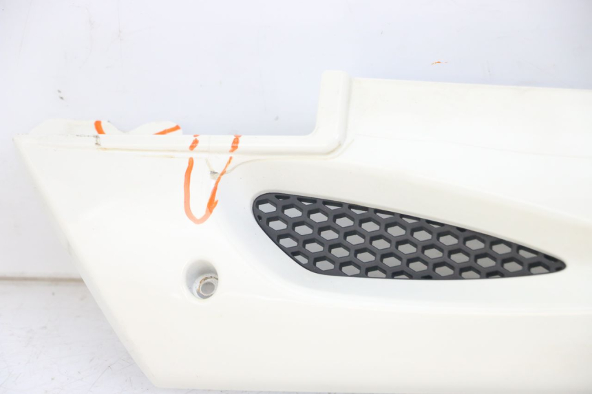 photo de RIGHT LOWER SIDE PANEL KYMCO LIKE 125 (2009 - 2016) - Markings and original references