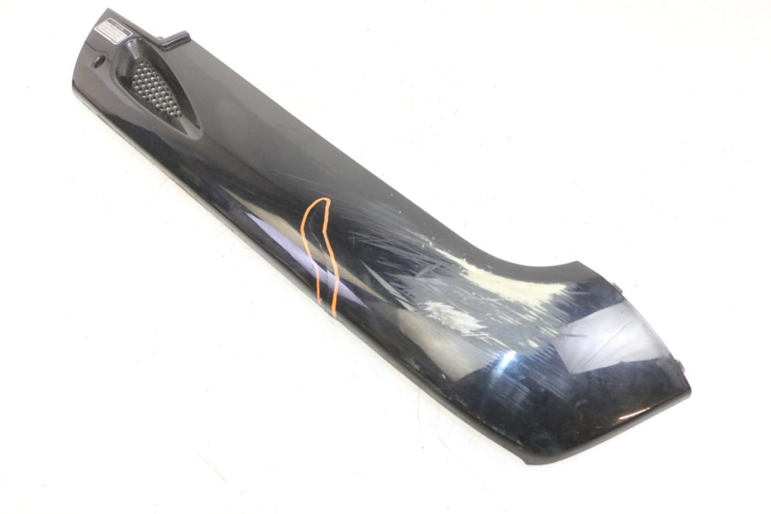 photo de RIGHT LOWER SIDE PANEL KYMCO LIKE 125 (2009 - 2016) - Surface and material condition