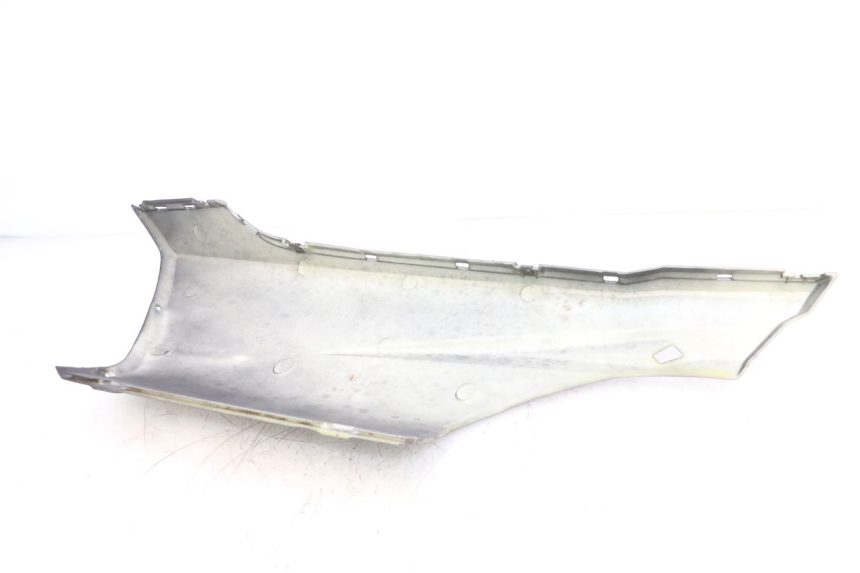 photo de RIGHT BELLY PANEL KEEWAY MATRIX RX9 125 (2006 - 2007) - Fixing points details