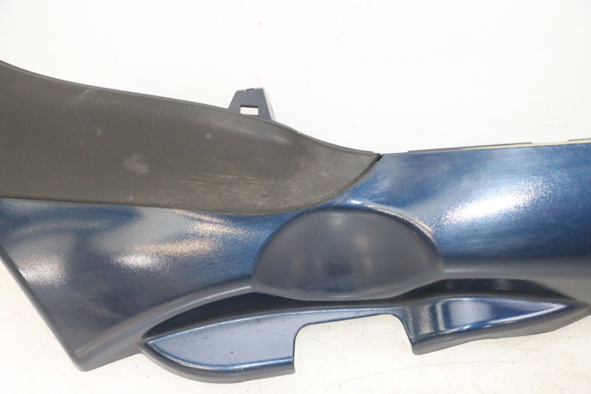 photo de RIGHT BELLY PANEL PIAGGIO MP3 LT 300 (2010 - 2016) - Surface and material condition