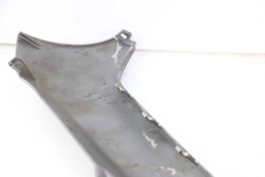 photo de RIGHT BELLY PANEL PIAGGIO MP3 LT 300 (2010 - 2016) - Technical close-up