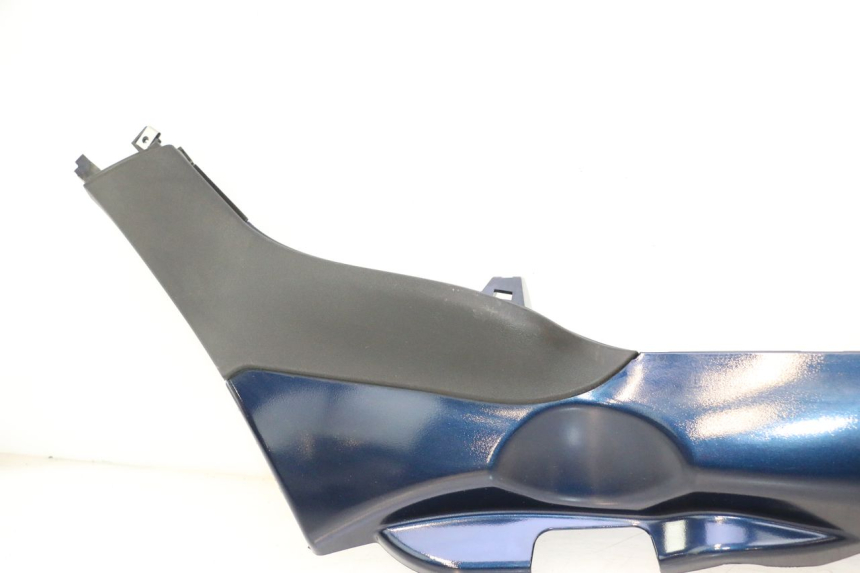 photo de RIGHT LOWER SIDE PANEL PIAGGIO MP3 LT 400 (2007 - 2012) - Focus on structure