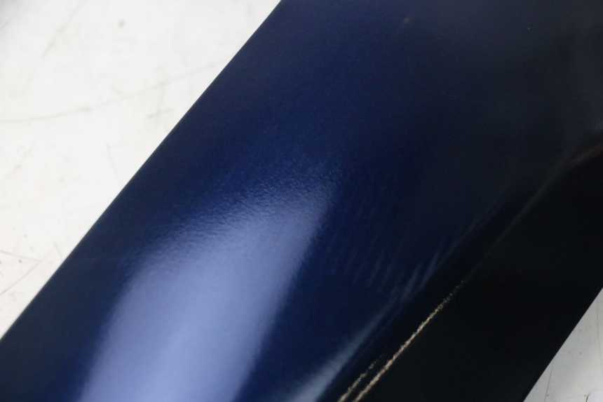 photo de RIGHT LOWER SIDE PANEL PIAGGIO MP3 LT 400 (2007 - 2012) - Zoom on usage condition