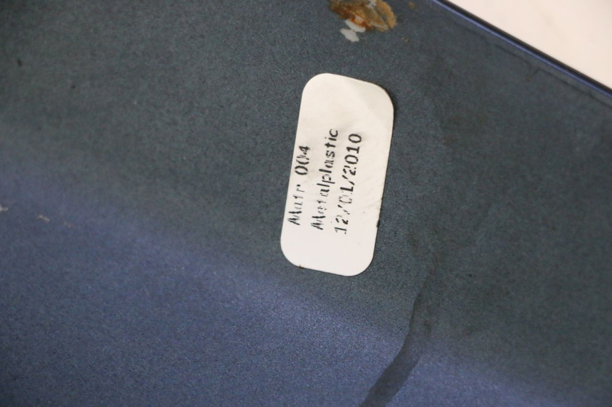 photo de RIGHT LOWER SIDE PANEL PIAGGIO MP3 LT 400 (2007 - 2012) - Alternative perspective