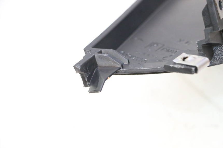 photo de RIGHT LOWER SIDE PANEL PIAGGIO MP3 LT 400 (2007 - 2012) - Product overview