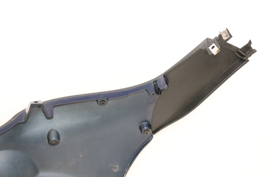 photo de RIGHT LOWER SIDE PANEL PIAGGIO MP3 LT 400 (2007 - 2012) - Surface and material condition
