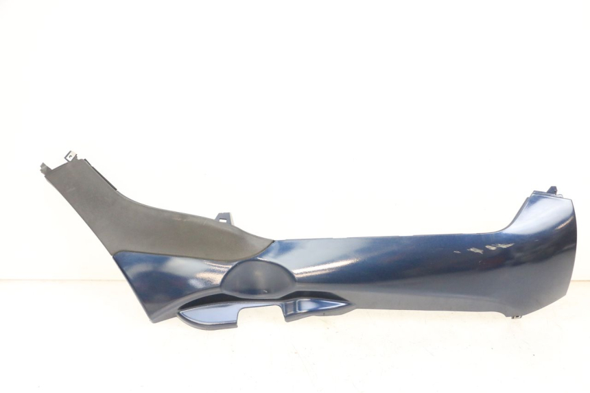 photo de RIGHT BELLY PANEL PIAGGIO MP3 RL 250 (2006 - 2010) - Distinctive features