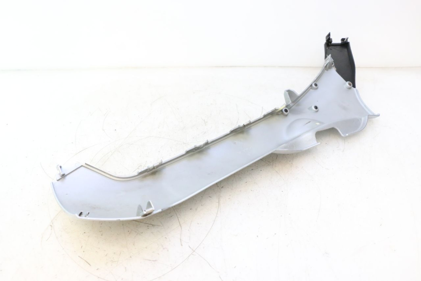 photo de RIGHT LOWER SIDE PANEL PIAGGIO MP3 125 (2006 - 2014) - Checked used part