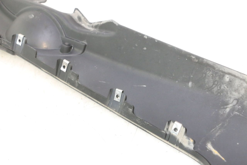 photo de RIGHT BELLY PANEL PIAGGIO MP3 500 (2016 - 2018) - Distinctive features