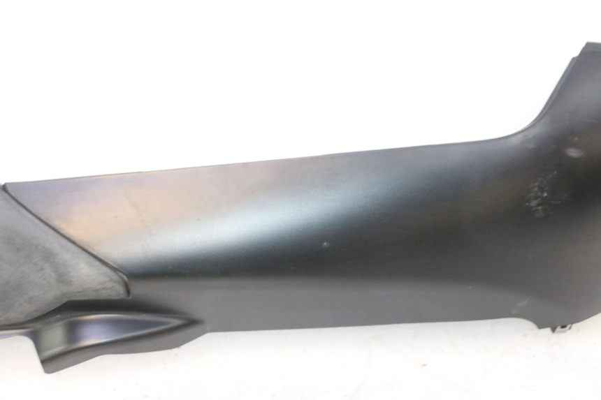 photo de RIGHT BELLY PANEL PIAGGIO MP3 500 (2016 - 2018) - Technical close-up