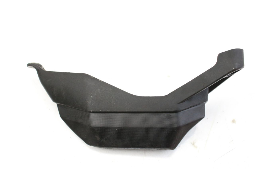 photo de RIGHT LOWER SIDE PANEL YAMAHA MT-07 MT07 700 (2018 - 2020) - Zoom on usage condition