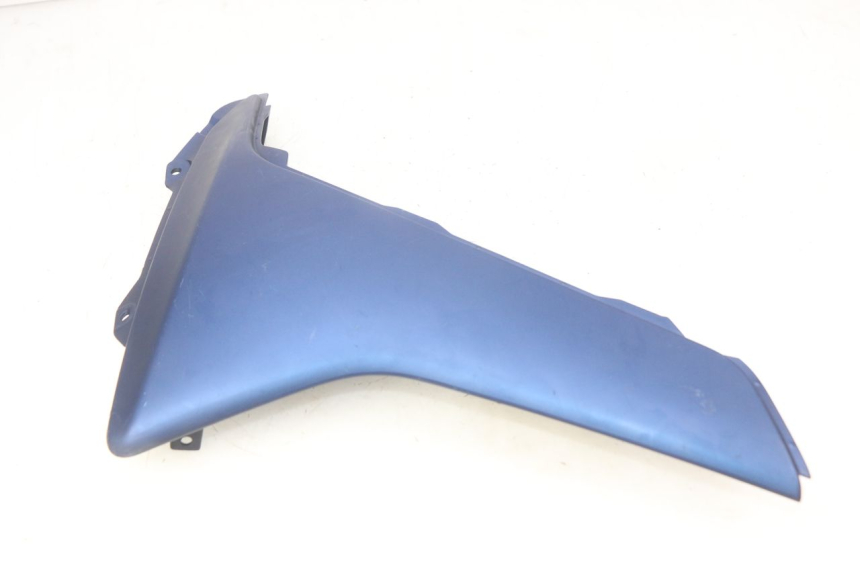 photo de RIGHT LOWER SIDE PANEL YAMAHA N-MAX NMAX 125 (2017 - 2020) - Technical close-up