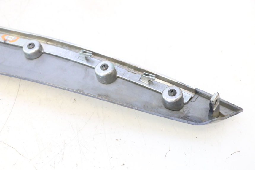 photo de RIGHT BELLY PANEL KYMCO LIKE 4T 50 (2019 - 2025) - Surface and material condition