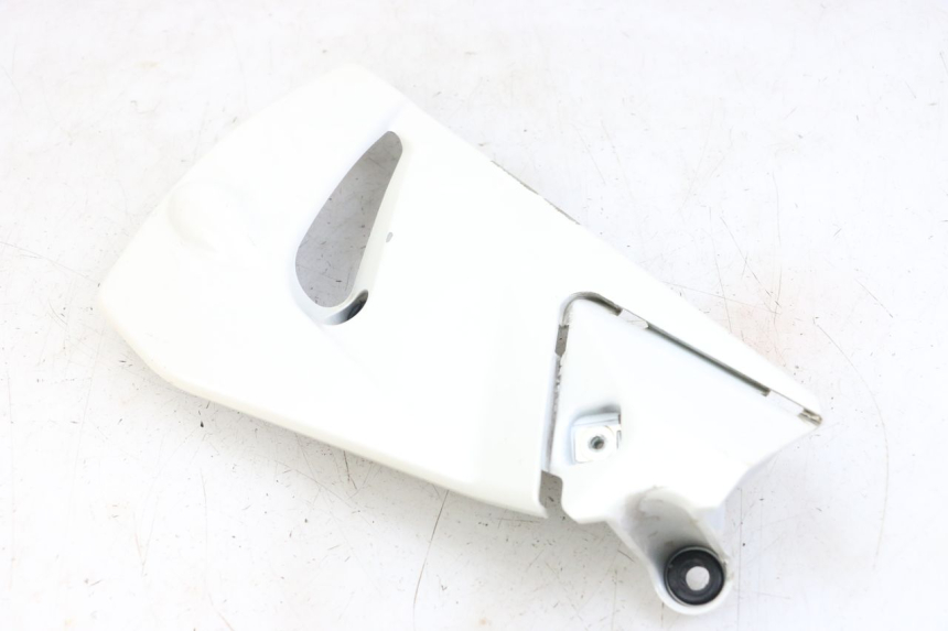 photo de RIGHT BELLY PANEL MOTO GUZZI NORGE 8V GT 1200 (2011 - 2016) - Product overview