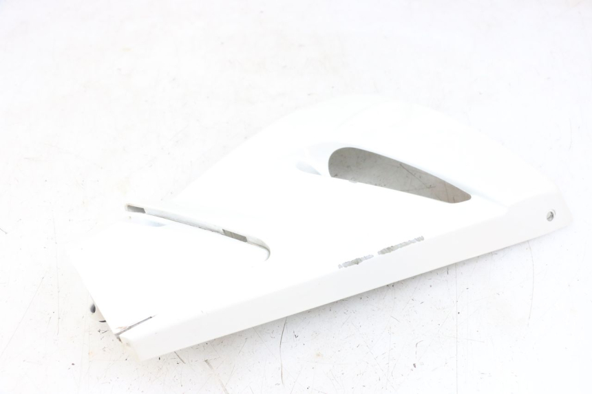 photo de RIGHT BELLY PANEL MOTO GUZZI NORGE 8V GT 1200 (2011 - 2016) - Surface and material condition