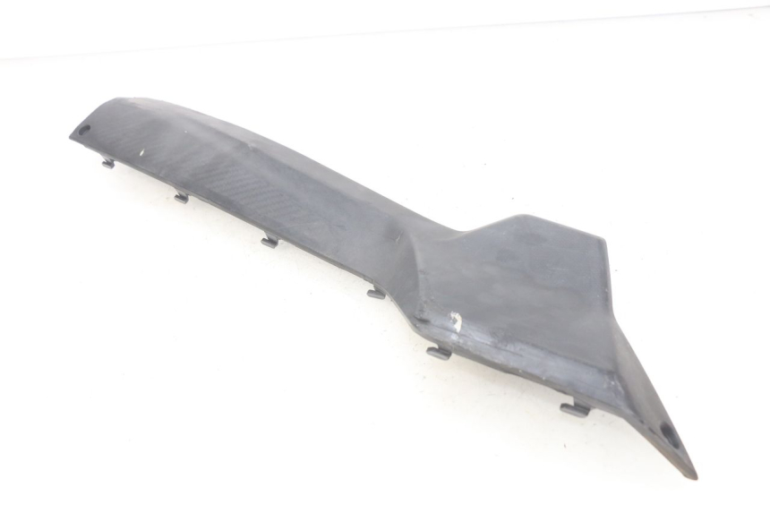 photo de RIGHT LOWER SIDE PANEL SYM ORBIT III 3 4T 50 (2018 - 2021) - Technical close-up