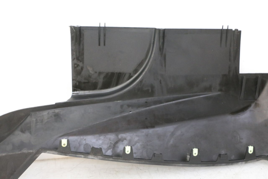 photo de RIGHT BELLY PANEL PEUGEOT SATELIS COMPRESSOR K15 125 (2006 - 2009) - Alternative perspective