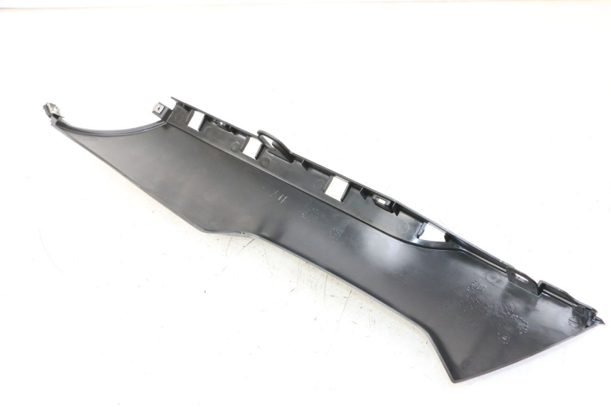 photo de RIGHT BELLY PANEL PIAGGIO NRG POWER PUREJET 50 (2018 - 2021) - Zoom on usage condition