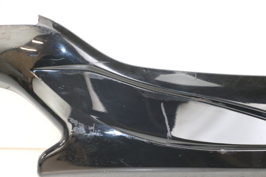 photo de RIGHT LOWER SIDE PANEL DAELIM S3 125 (2010 - 2017) - Distinctive features