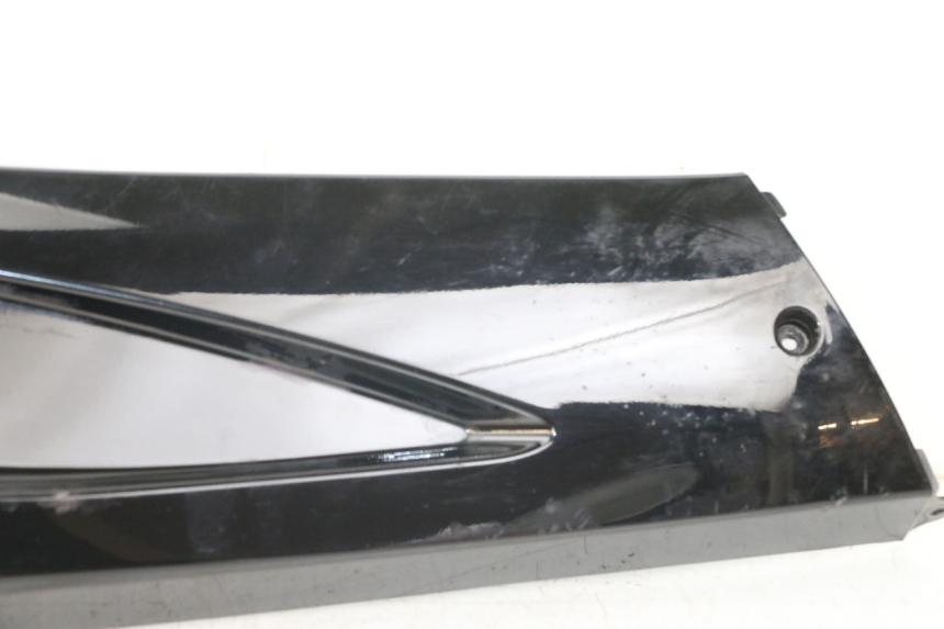 photo de RIGHT LOWER SIDE PANEL DAELIM S3 125 (2010 - 2017) - Component zoom