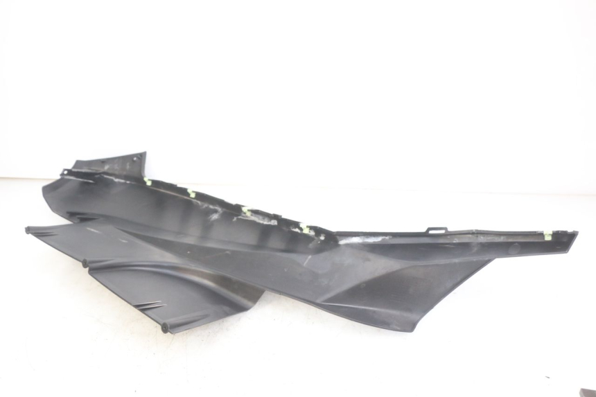 photo de RIGHT LOWER SIDE PANEL PEUGEOT SATELIS 125 (2006 - 2009) - Alternative perspective