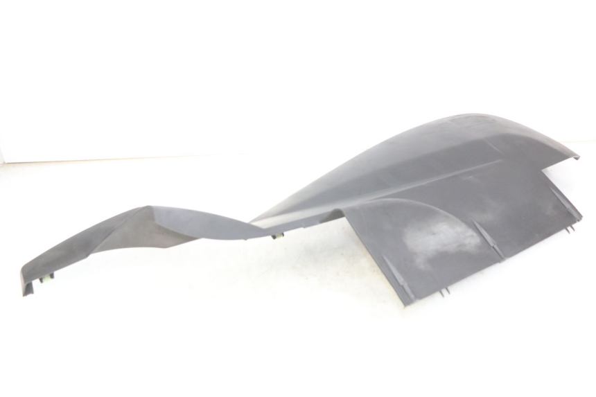 photo de RIGHT LOWER SIDE PANEL PEUGEOT SATELIS 125 (2006 - 2009) - Technical close-up