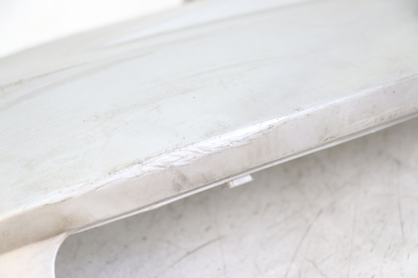 photo de RIGHT BELLY PANEL PEUGEOT SATELIS 125 (2010 - 2012) - Fixing points details