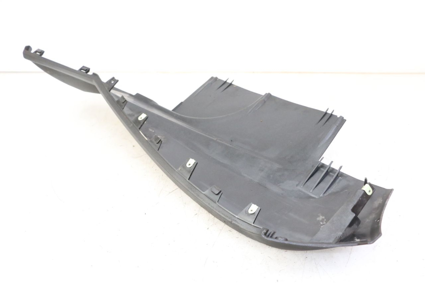 photo de RIGHT BELLY PANEL PEUGEOT SATELIS 125 (2013 - 2018) - Technical close-up