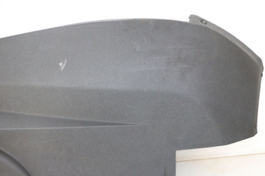 photo de RIGHT BELLY PANEL PEUGEOT SATELIS 125 (2013 - 2018) - Distinctive features