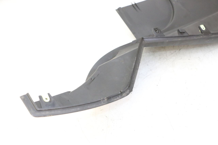 photo de RIGHT LOWER SIDE PANEL PEUGEOT SATELIS 125 (2006 - 2009) - Surface and material condition