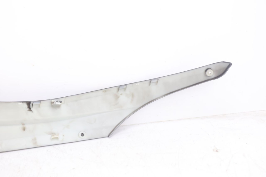 photo de RIGHT BELLY PANEL VASTRO STREET S 50 (2016 - 2021) - Surface and material condition
