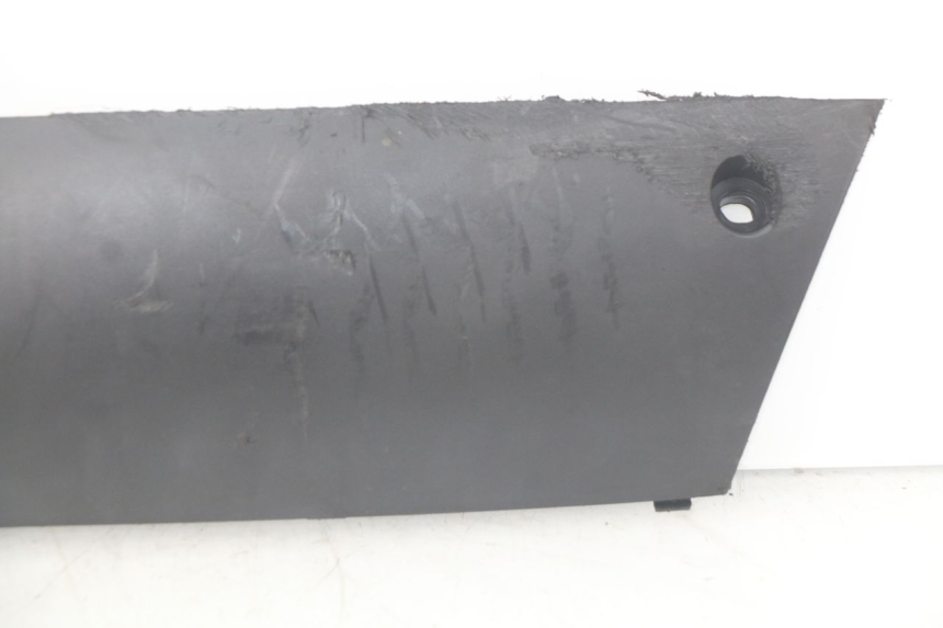 photo de RIGHT LOWER SIDE PANEL PEUGEOT STREETZONE 4T 50 (2018 - 2023) - Checked used part