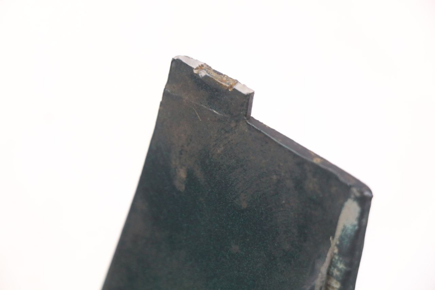 photo de RIGHT LOWER SIDE PANEL PEUGEOT SV 125 (1991 - 1994) - Zoom on usage condition