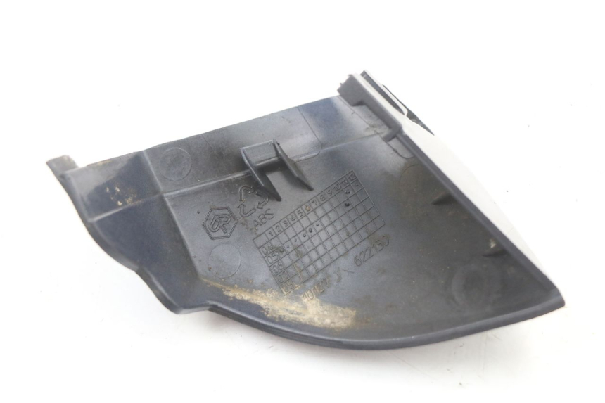 photo de RIGHT BELLY PANEL PIAGGIO VESPA LX 125 (2005 - 2010) - Zoom on usage condition