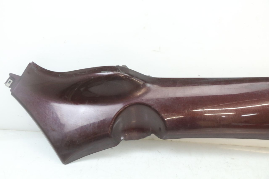 photo de RIGHT LOWER SIDE PANEL PIAGGIO X8 125 (2004 - 2007) - Zoom on usage condition