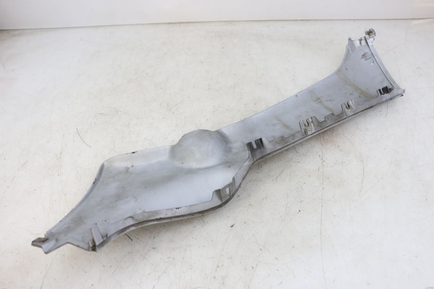 photo de RIGHT LOWER SIDE PANEL PIAGGIO X8 125 (2004 - 2007) - Product overview