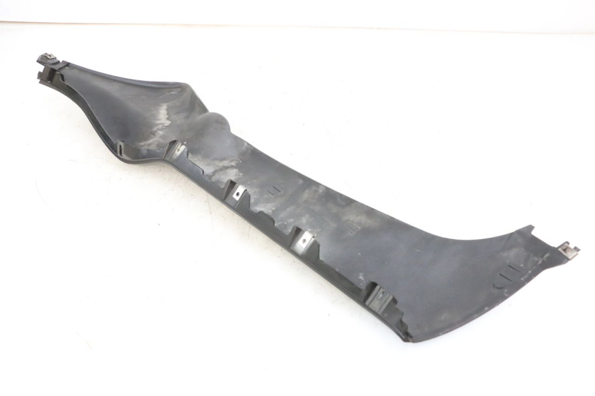 photo de RIGHT LOWER SIDE PANEL PIAGGIO XEVO - X EVO 125 (2007 - 2017) - Technical close-up