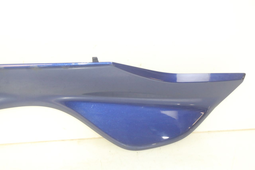photo de RIGHT LOWER SIDE PANEL YAMAHA YP MAJESTY 400 (2004 - 2008) - Distinctive features