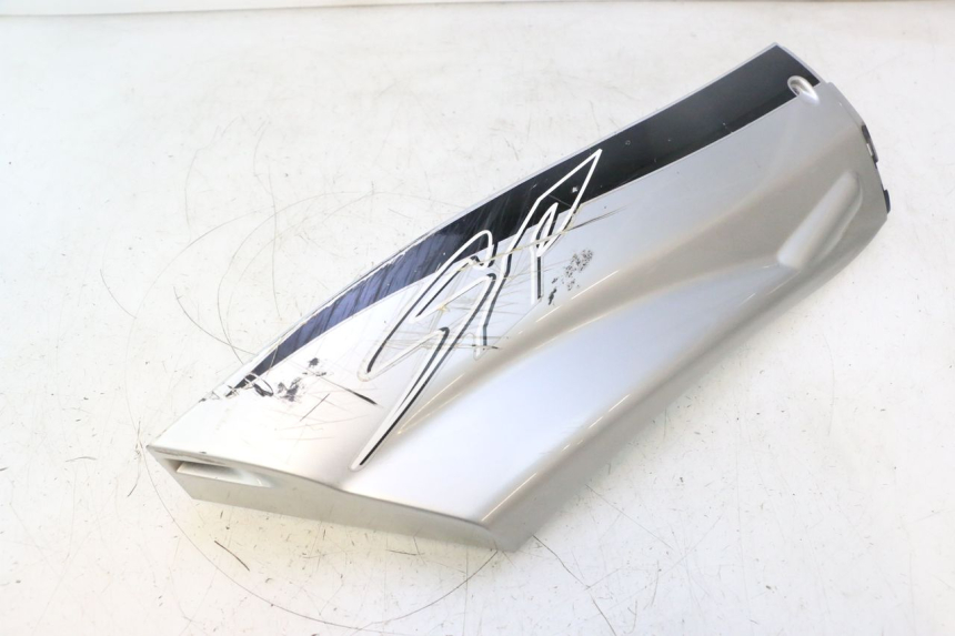 photo de RIGHT LOWER SIDE PANEL YAMAHA YP MAJESTY 125 (2002 - 2006) - Alternative perspective