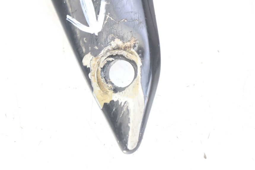 photo de RIGHT LOWER SIDE PANEL YAMAHA YZF R1 1000 (2007 - 2008) - Technical close-up
