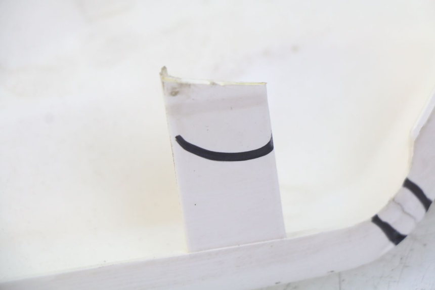 photo de LOWER PART OF THE BODY PEUGEOT E-VIVACITY 1 (2012 - 2018) - Fixing points details