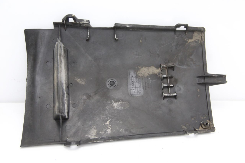 photo de LOWER PART OF THE BODY HONDA FES PANTHEON 125 (2003 - 2007) - Alternative perspective