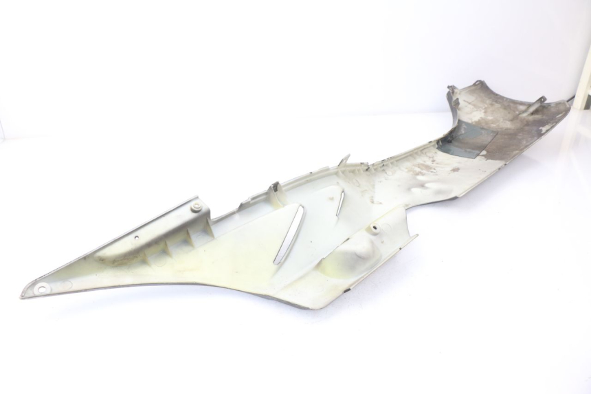 photo de LEFT LOWER FAIRING JONWAY AZTRAL 125 (2008 - 2017) - Zoom on usage condition