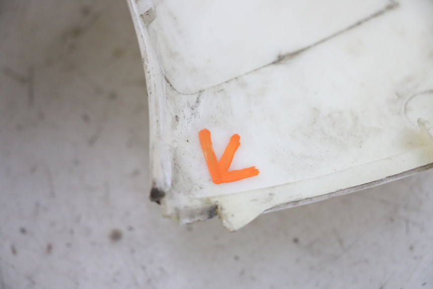 photo de LEFT LOWER FAIRING JONWAY AZTRAL 125 (2008 - 2017) - Component detail