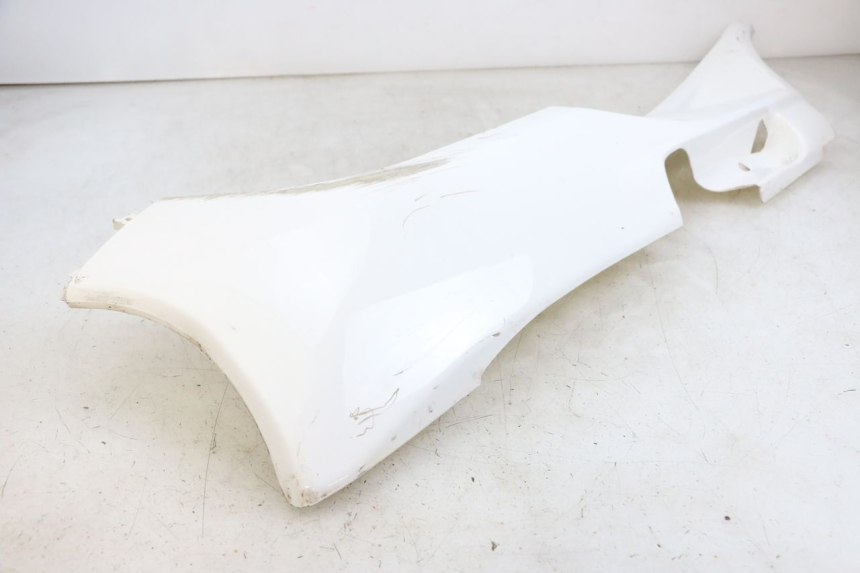 photo de LEFT LOWER FAIRING JONWAY AZTRAL 125 (2008 - 2017) - Fixing points details