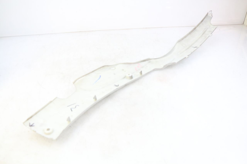 photo de LEFT LOWER FAIRING BAOTIAN BT 49 QT-9 50 (2006 - 2010) - Zoom on usage condition