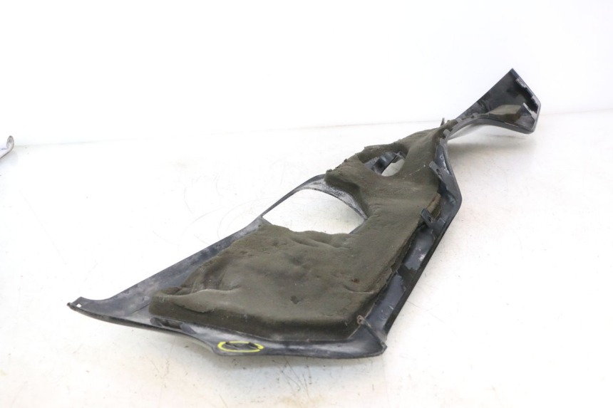 photo de LEFT BELLY PANEL SUZUKI BURGMAN EXECUTIVE ABS 650 (2006 - 2012) - Zoom on usage condition
