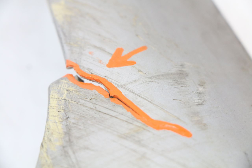 photo de LEFT BELLY PANEL BMW C1 125 (2000 - 2003) - Surface and material condition